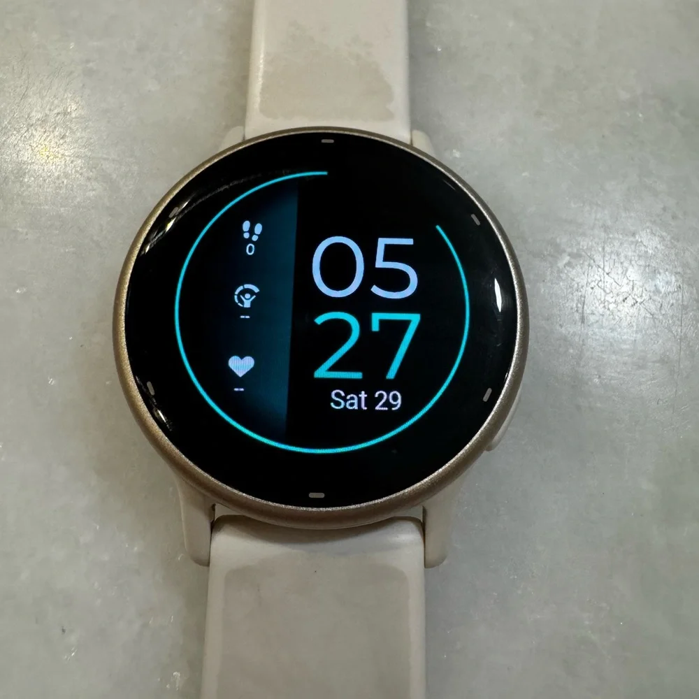 Garmin vivoactive 5 ivory and cream gold